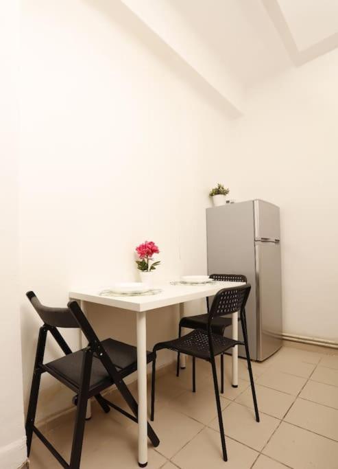 1 Bdrm Apartment In City Center บูคาเรสต์ ภายนอก รูปภาพ